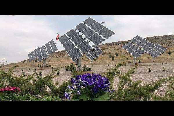 احداث چهار نیروگاه خورشیدی و بادی در شهربابک 