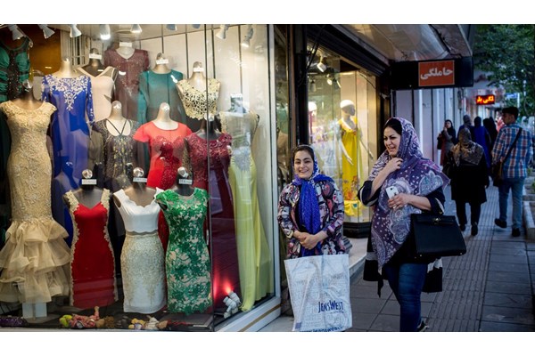 انفجار بازار ایران با لباس‌های ترک